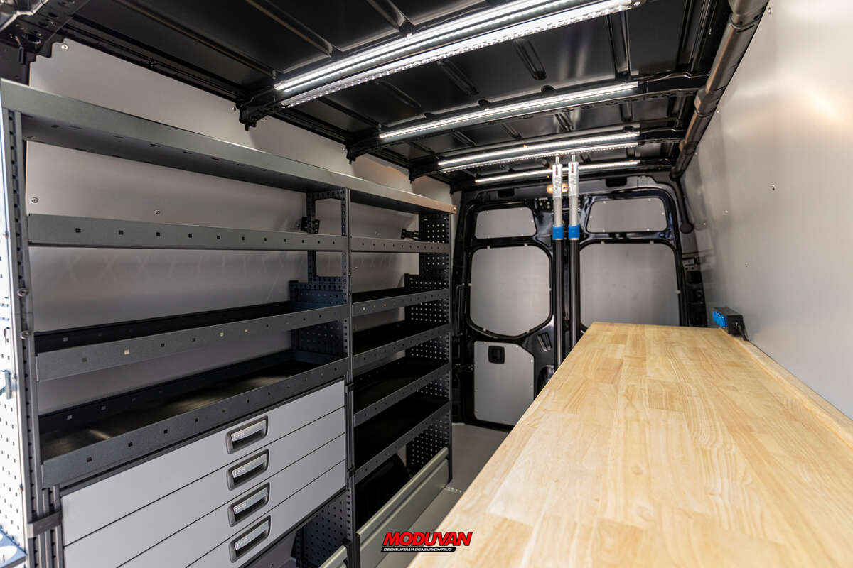 20260427 - RFQ26_0395 - Jurgen Vanhoudt - Mercedes Sprinter-LQ-001.jpg