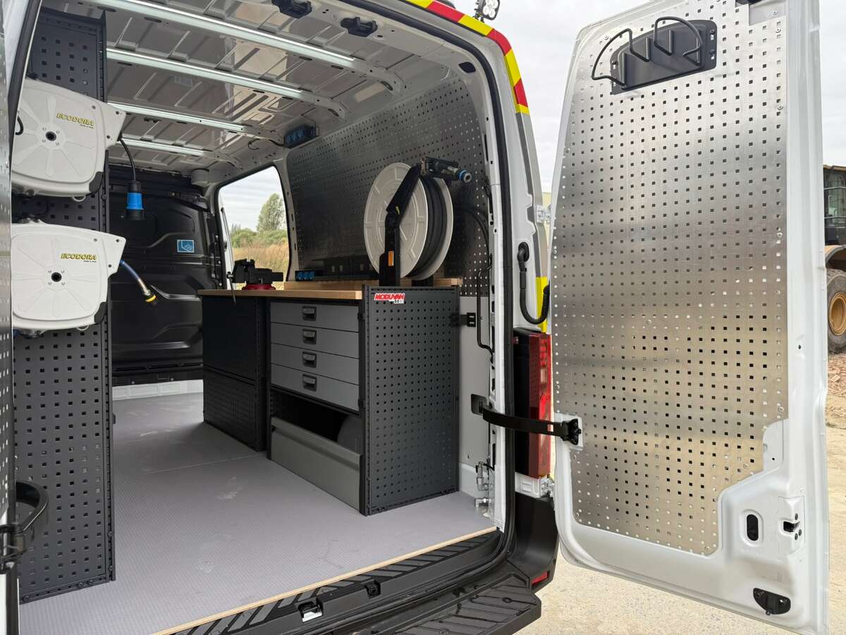 automobilia-renault-master (14).JPEG