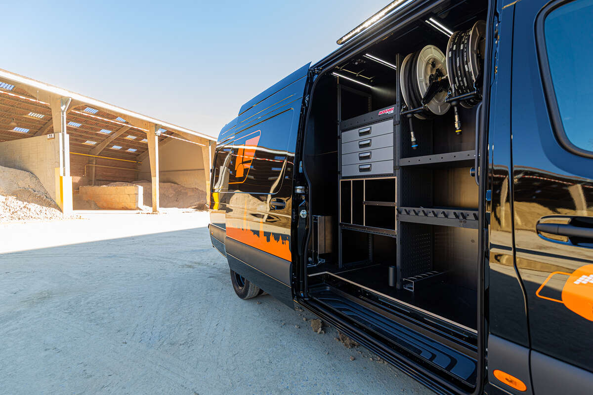 20260318 - RFQ25_2017 - Donckers - Mercedes Sprinter-LQ-017.jpg
