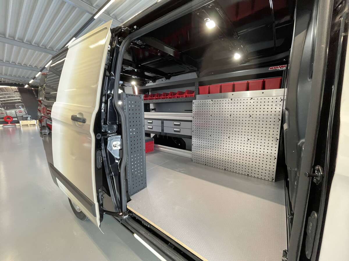 Relumco-Moduvan-Ford-Custom-Bestelwageninrichting (3).jpg